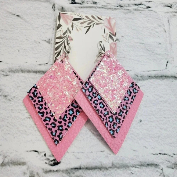 3 Layer Sparkle Animal Pink  Faux Leather Dangle Chic Lightweight Earrings 3pk18 - Picture 1 of 3